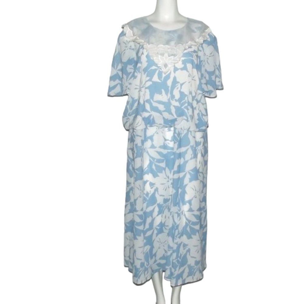 DIANE von FURSTENBERG Dress, XL, Blue/White Floral, VINTAGE, White Lace Bib - Picture 13 of 13